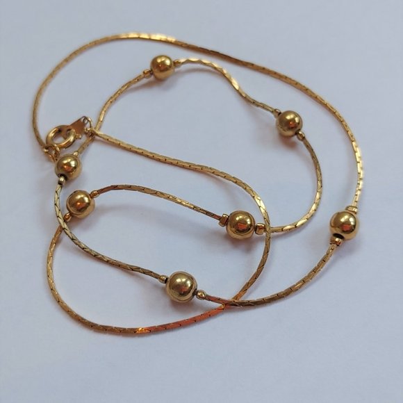 Gold Station Necklace, Vintage from the 1980's Simple Elegant - Picture 4 of 4